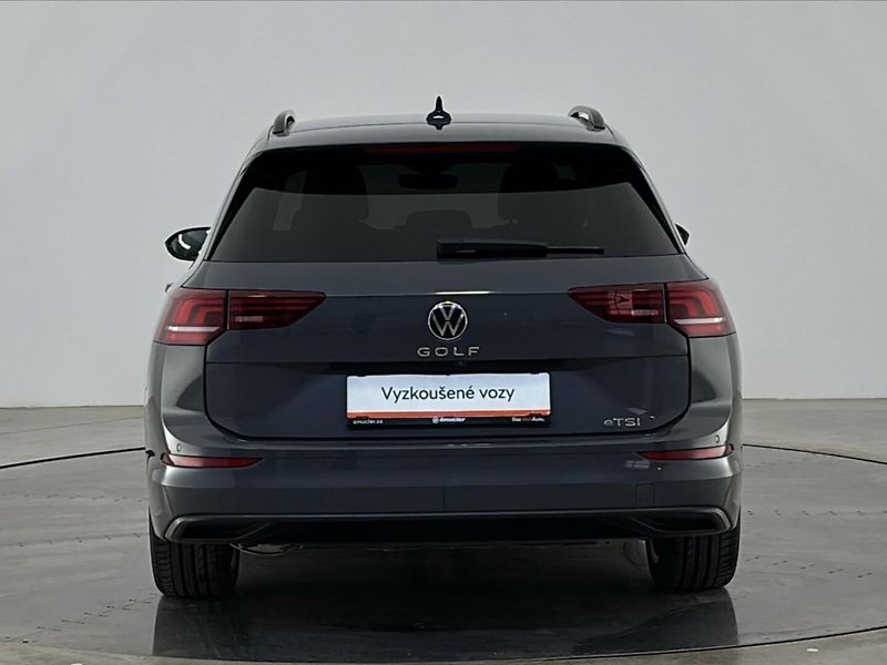 Volkswagen Golf Life DSG - fotka 17 z 28