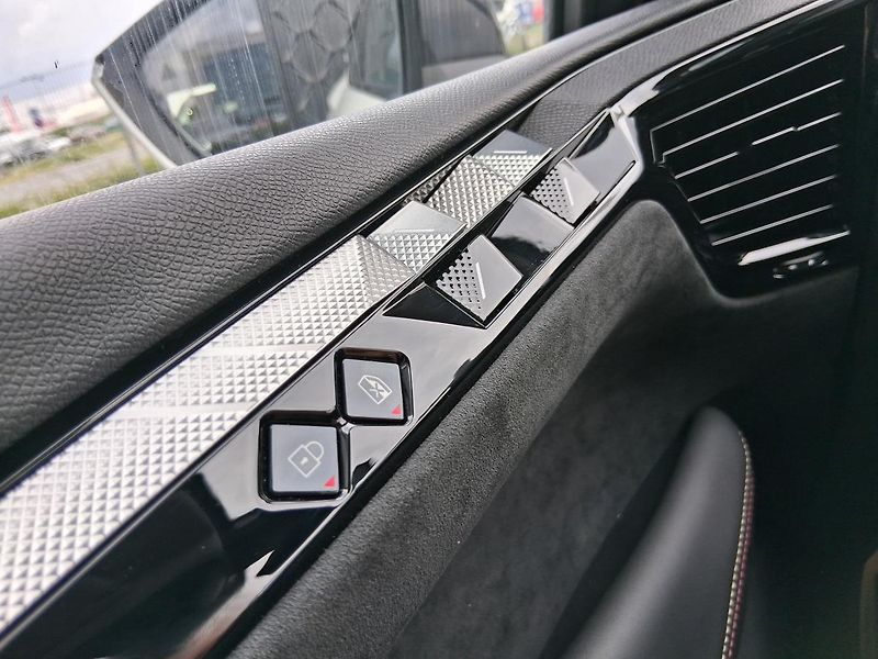 DS Automobiles DS4 PERFORM. LINE+ 1.2 PT 96 kW - fotka 24 z 32