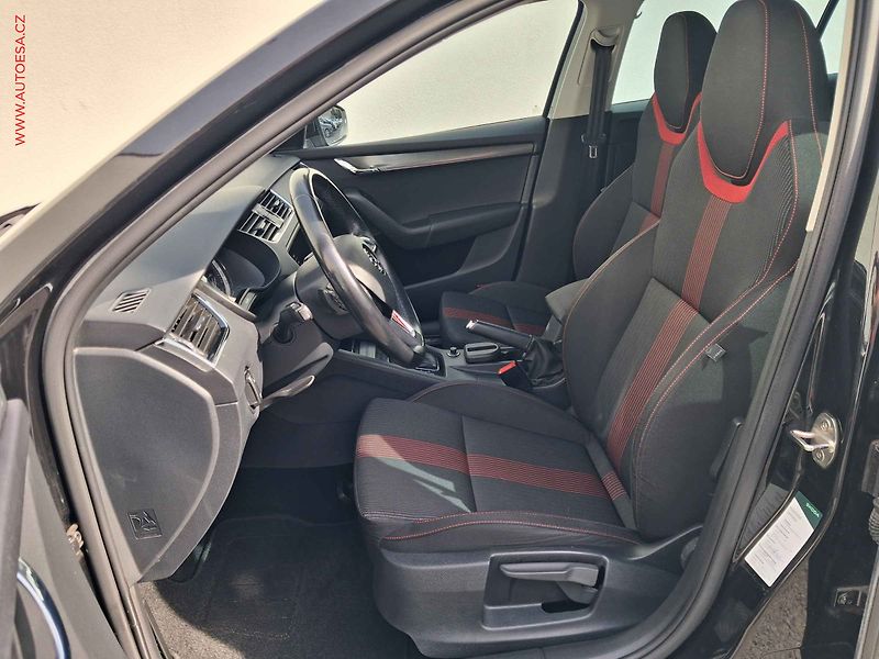 Škoda Octavia (2018) 1.6 TDi, Style, DSG, LED, TZ - fotka 9 z 19