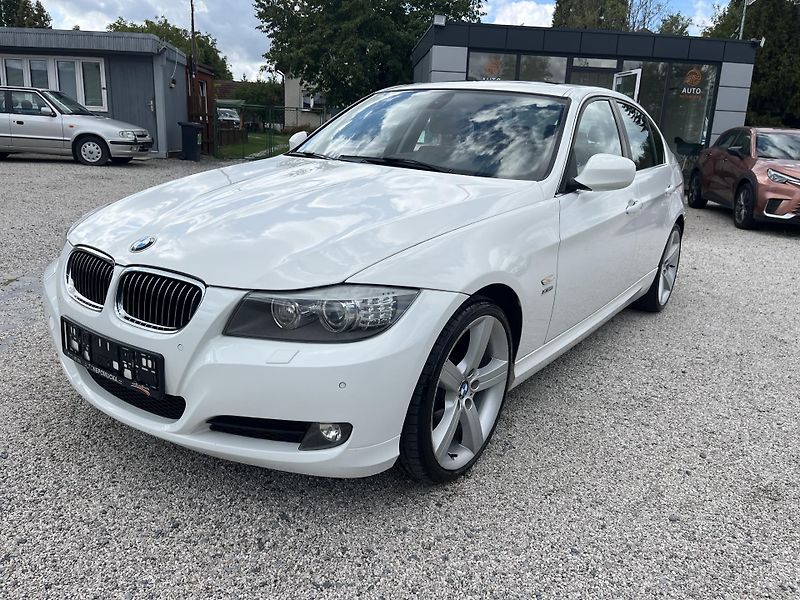 BMW Řada 3 (2011) 330D XDRIVE 3.0 V6 REZERVACE - fotka 4 z 20