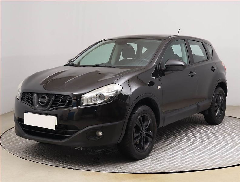 Nissan Qashqai (2011) 1.5 dCi, Tempomat - fotka 2 z 17