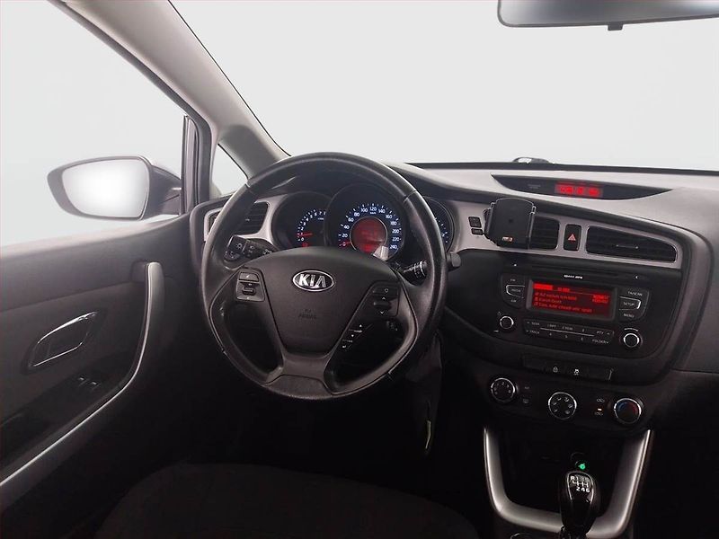 Kia Ceed (2015) 1.4 CVVT, ČR,1.maj, Serv.kniha - fotka 7 z 18