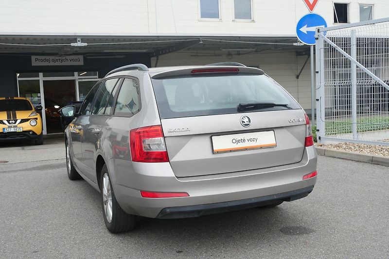 Škoda Octavia - fotka 4 z 6
