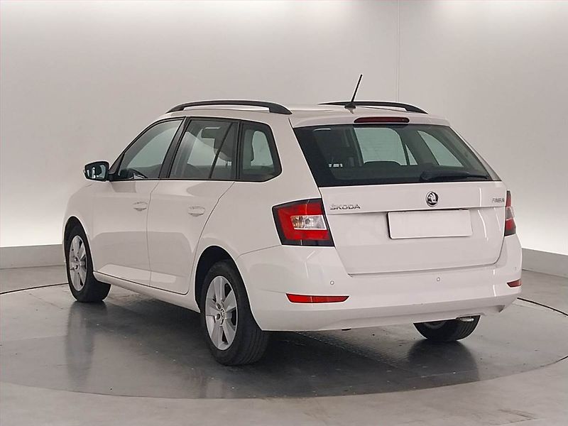 Škoda Fabia (2019) Ambition 1.0 TSI, Serv.kniha - fotka 4 z 21