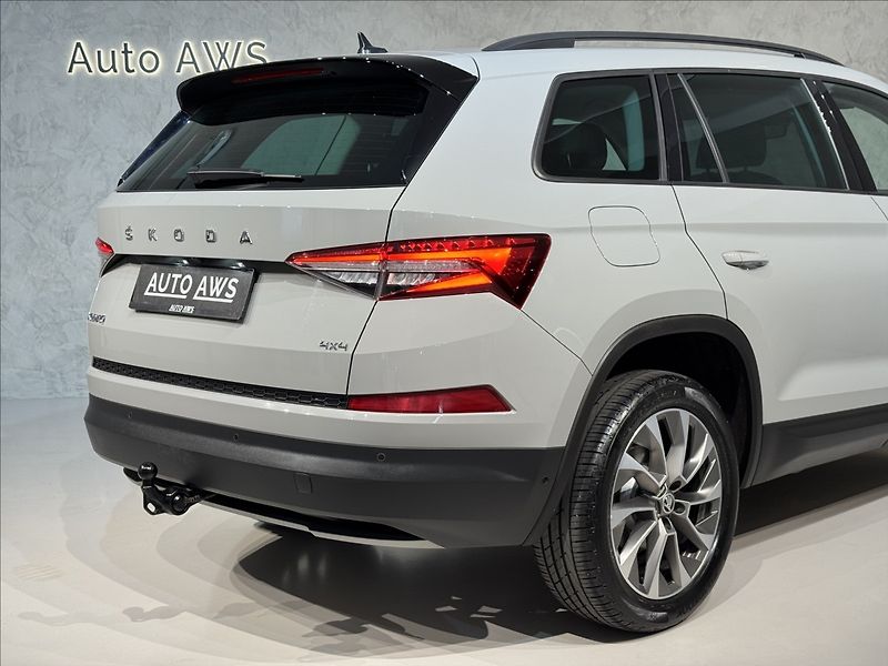Škoda Kodiaq 2,0 TDi  DSG 4x4 Tour Assist K - fotka 10 z 48