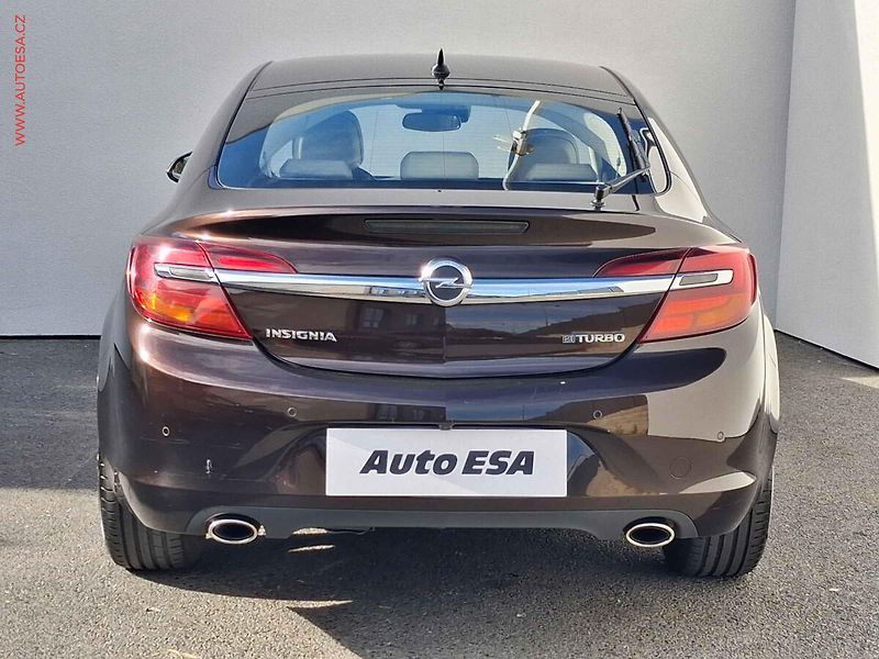 Opel Insignia (2015) 2.0CDTi, 1.maj, Bixen, navi - fotka 5 z 19