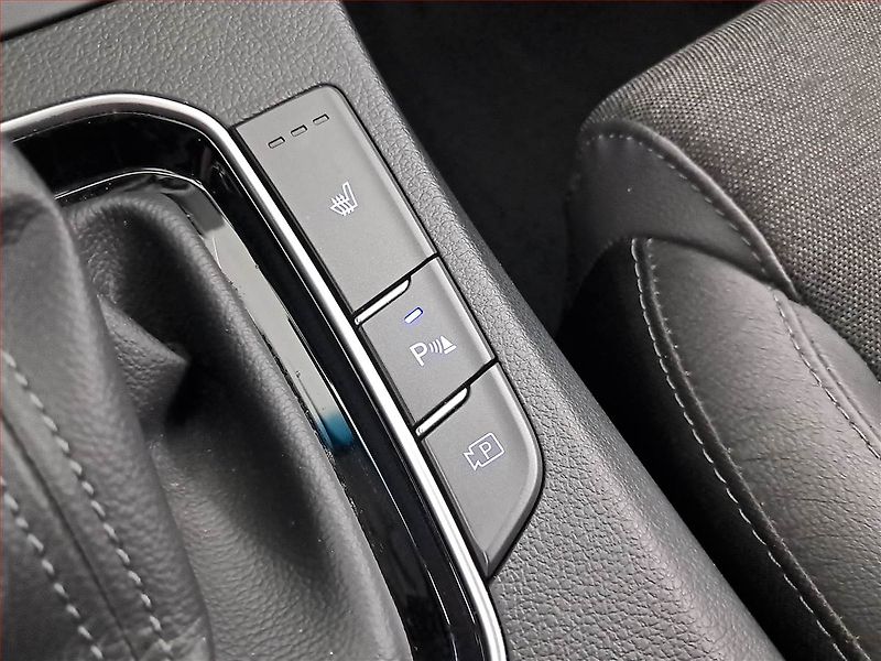 Hyundai i30 (2023) Style 1.5 T-GDI, Automat, ČR - fotka 15 z 23