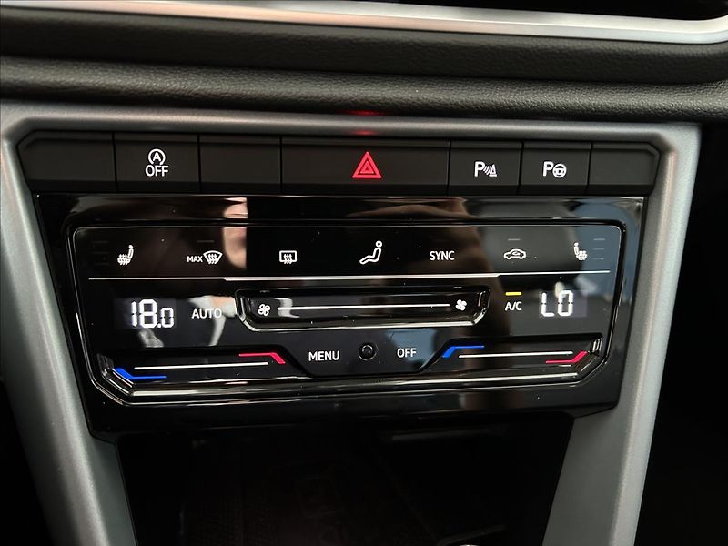 Volkswagen T-Roc 1,0   TSI,GOAL,SERVISKA,1.MAJ - fotka 20 z 31