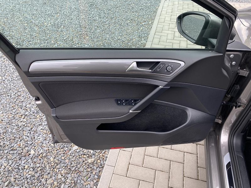 Volkswagen Golf 1.2 TSI 81kW -ALLSTAR-PDC-ALU - fotka 13 z 43