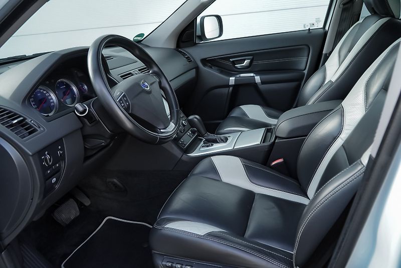 Volvo XC90 D5 AWD POLESTAR - fotka 11 z 30