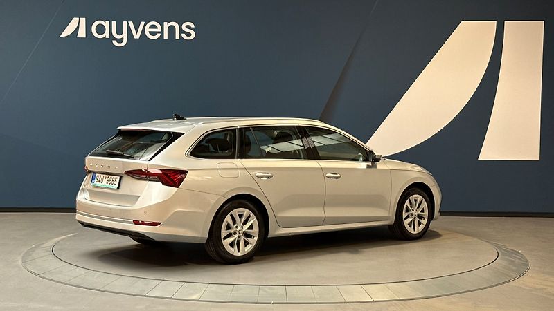 Škoda Octavia 2.0 TDI 110kW DSG Style Combi - fotka 2 z 14