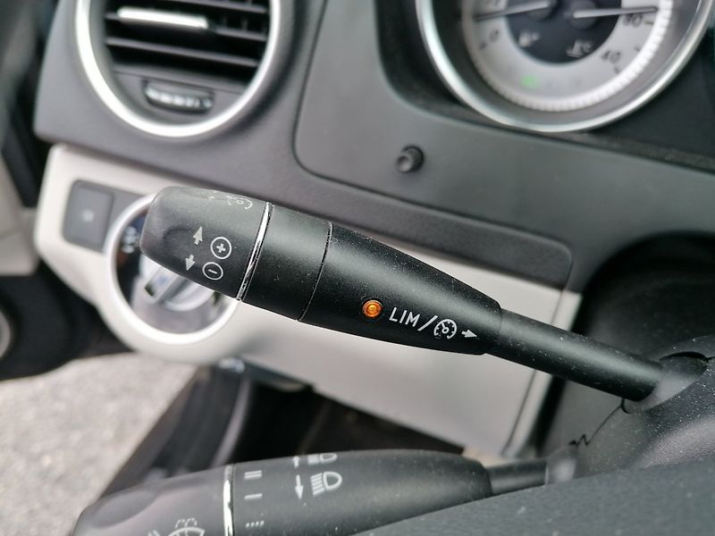 Mercedes-Benz Třídy C (2011) 300 CDi 4Matic,ČR. 1.majitel - fotka 19 z 23