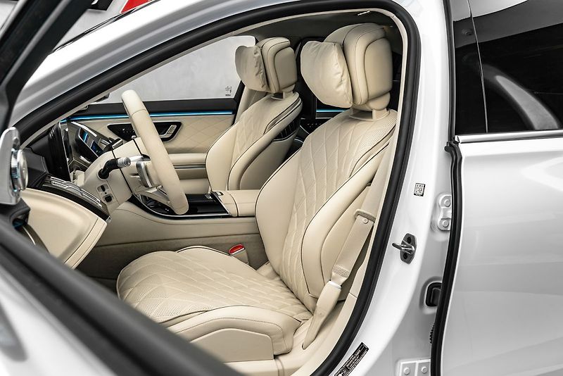 Mercedes-Benz Třídy S d 4M AMG MANUFAKTUR - fotka 13 z 26