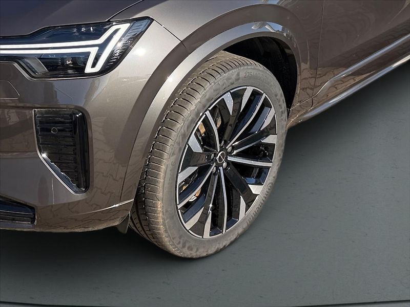 Volvo XC90 (2026) 2,0 B5 AWD Plus Dark 6135 - fotka 6 z 14