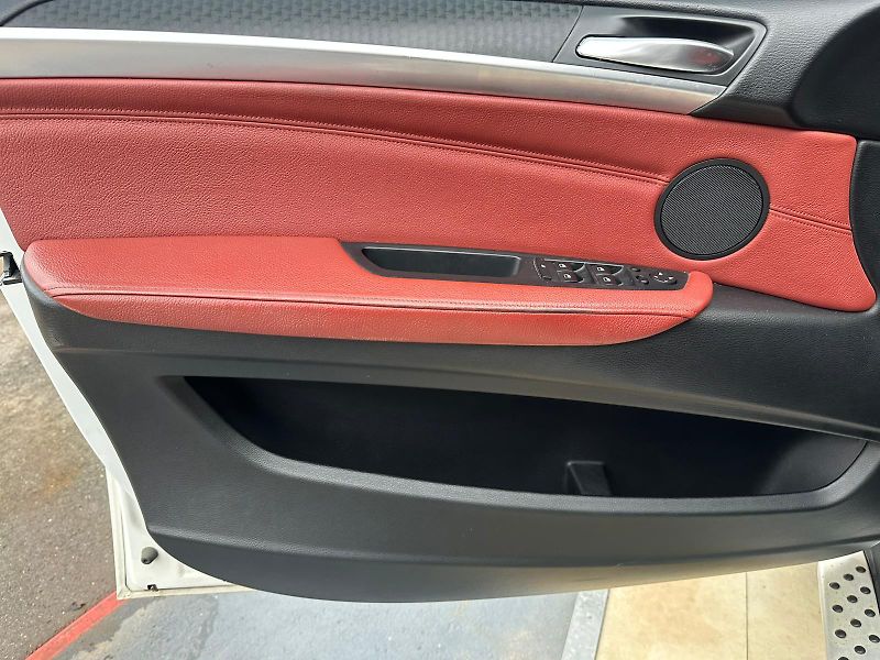 BMW X6 (2012) 40D, 225KW, MASÁŽ, VÝBAVA - fotka 27 z 27