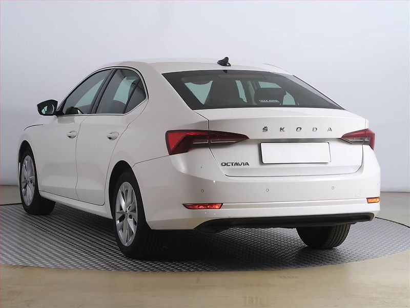 Škoda Octavia (2021) Ambition 2.0 TDI, Automat, ČR - fotka 4 z 20
