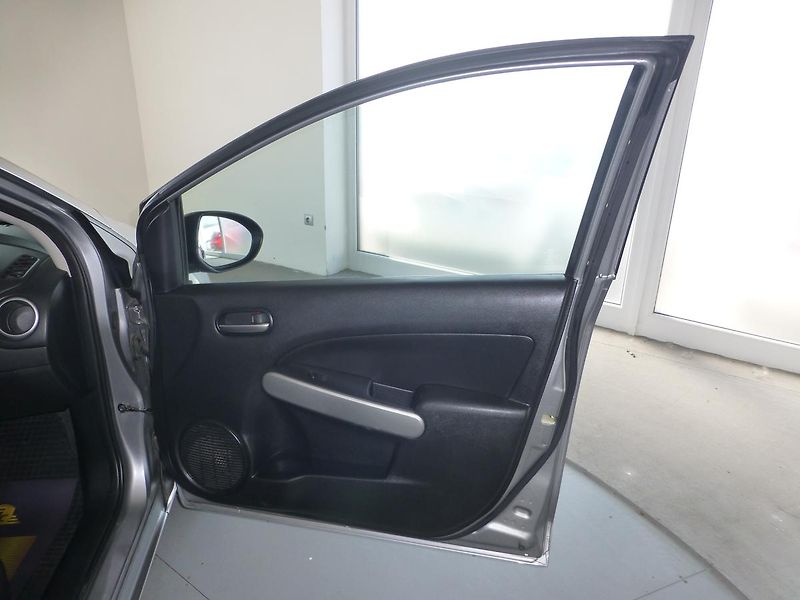 Mazda 2 (2012) 1,3i 55KW*KLIMA+ SADA KOL - fotka 16 z 26