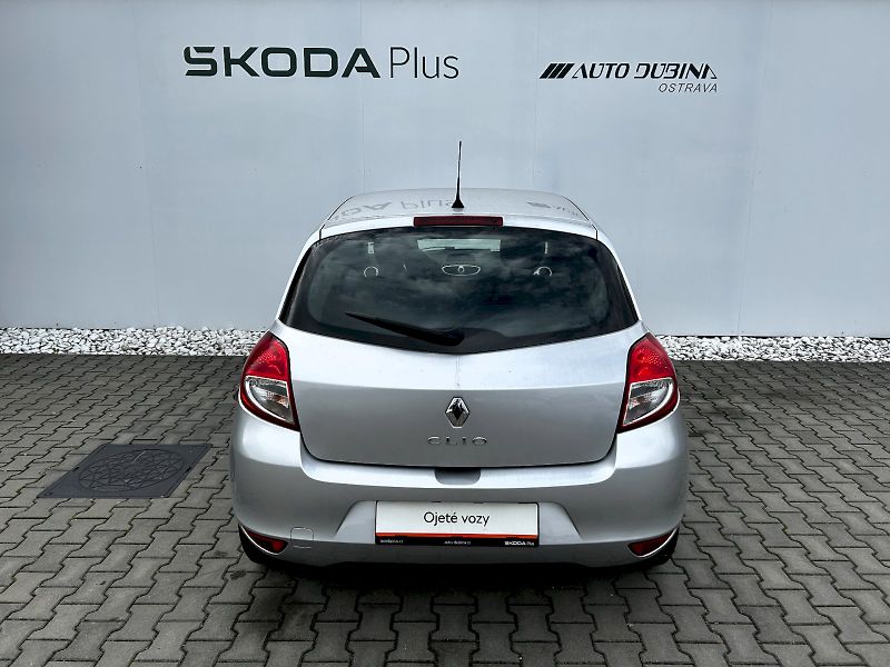 Renault Clio (2011) 1.2 16V 55kW MP5 Authentique - fotka 6 z 26