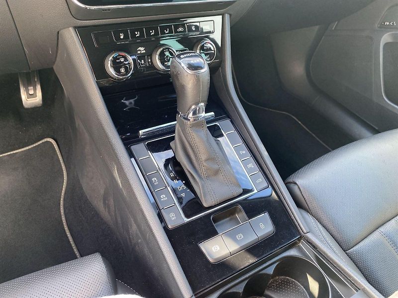 Škoda Superb (2023) Combi 2.0 TDI 4x4 DSG L&K - fotka 26 z 37
