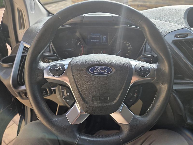 Ford Transit Custom 2.2 TDCi 114kW  5míst  - fotka 45 z 54