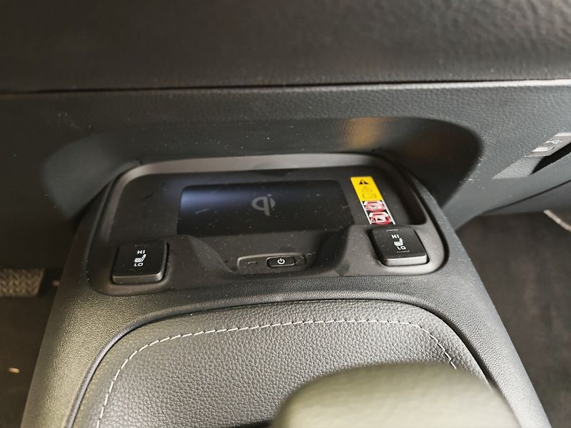 Toyota Corolla 1.8 Hybrid e-CVT Touring Sport - fotka 34 z 40