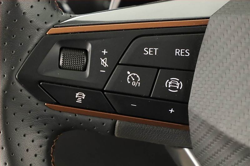 Cupra Formentor (2023) 1.4 e-Hybrid - fotka 23 z 28