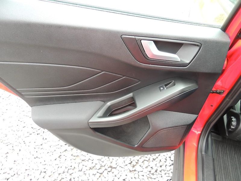 Ford Focus (2019) Combi 1.0i,92kw,ČR,1.majitel - fotka 41 z 49