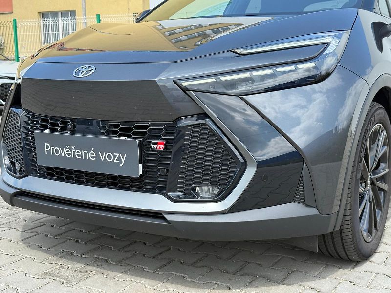 Toyota C-HR 2,0 PHEV E-CVT GR Sport - fotka 30 z 30