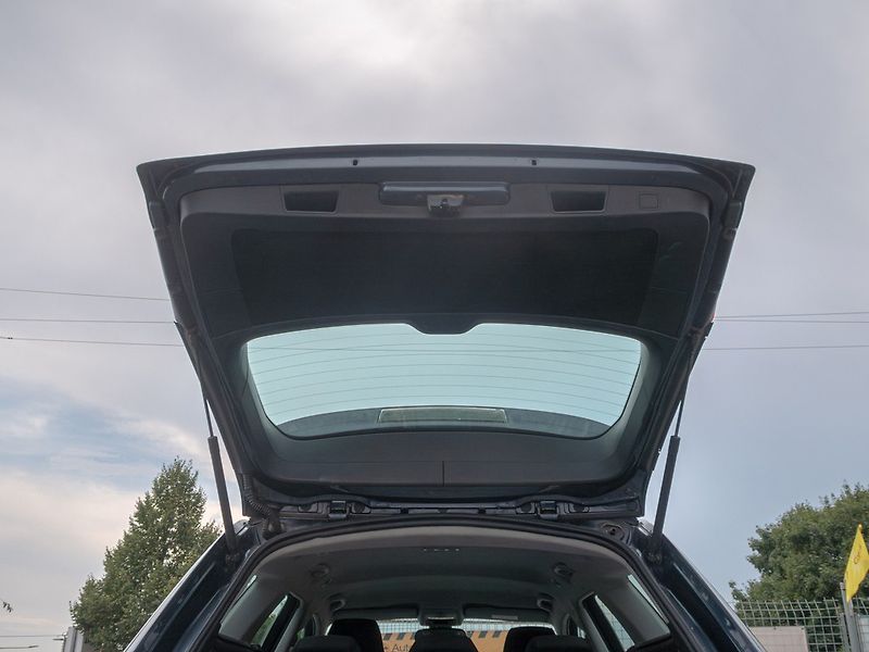 Citroën C5 (2008) 2.0HDI 100KW – PO SERVISU - fotka 35 z 41