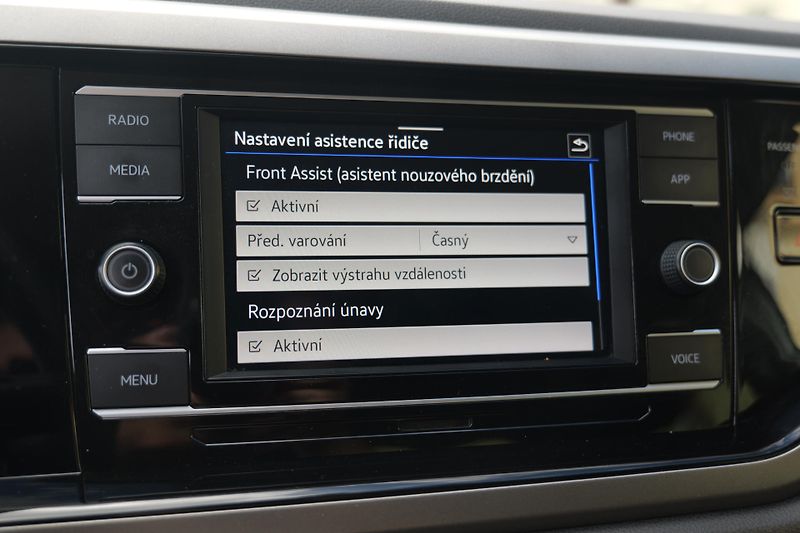 Volkswagen Polo 1.0 TSI DSG CarPlay - fotka 27 z 30