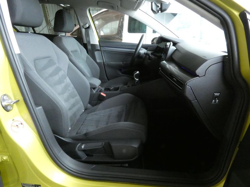 Volkswagen Golf (2020) Style 1,5 TSI - fotka 21 z 30