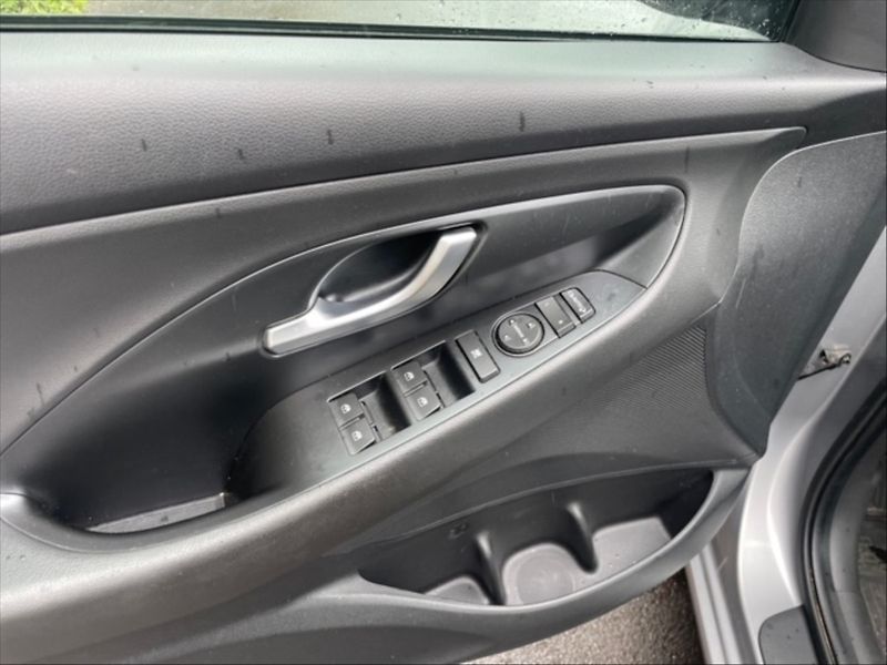 Hyundai i30 1,0 TGDI 120 Comfort - fotka 11 z 11