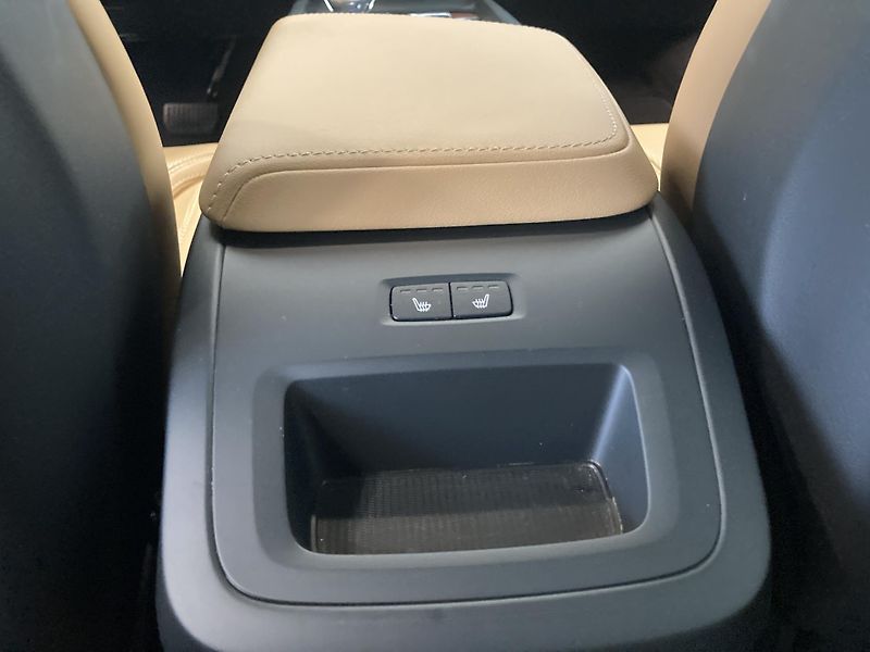 Volvo XC60 T6 eAWD Recharge Plus Dark AT8 - fotka 17 z 30