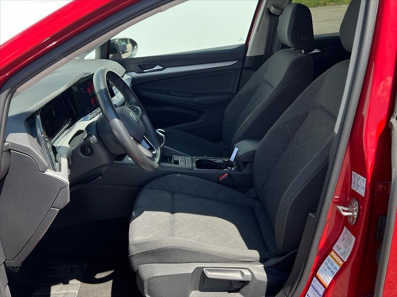Volkswagen Golf 1,5 TSi 110 kW LIFE  8 - fotka 11 z 24