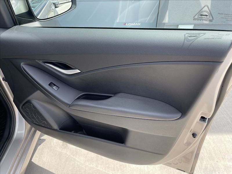 Hyundai ix20 1,6 i 91KW ČR.8TIS KM 1.MAJ. - fotka 19 z 23