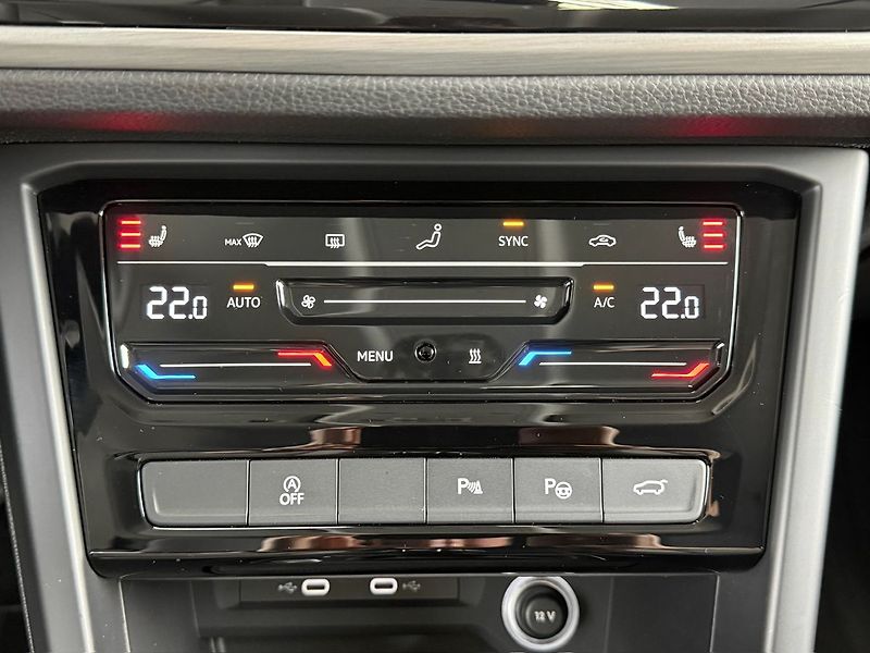 Volkswagen Touran 2.0TDI DSG COMFORTLINE, WEBAST - fotka 19 z 26