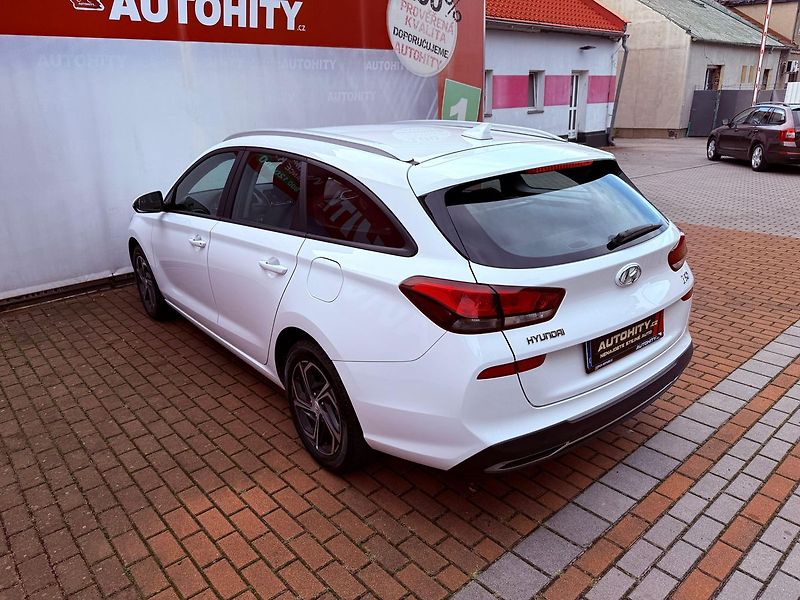 Hyundai i30 1.5i DPi Comfort, ČR, 1.Maj - fotka 9 z 23