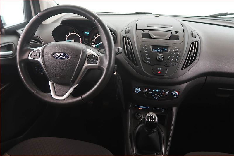 Ford Tourneo Courier (2017) 1.0 EcoBoost, 5Míst, ČR - fotka 7 z 16