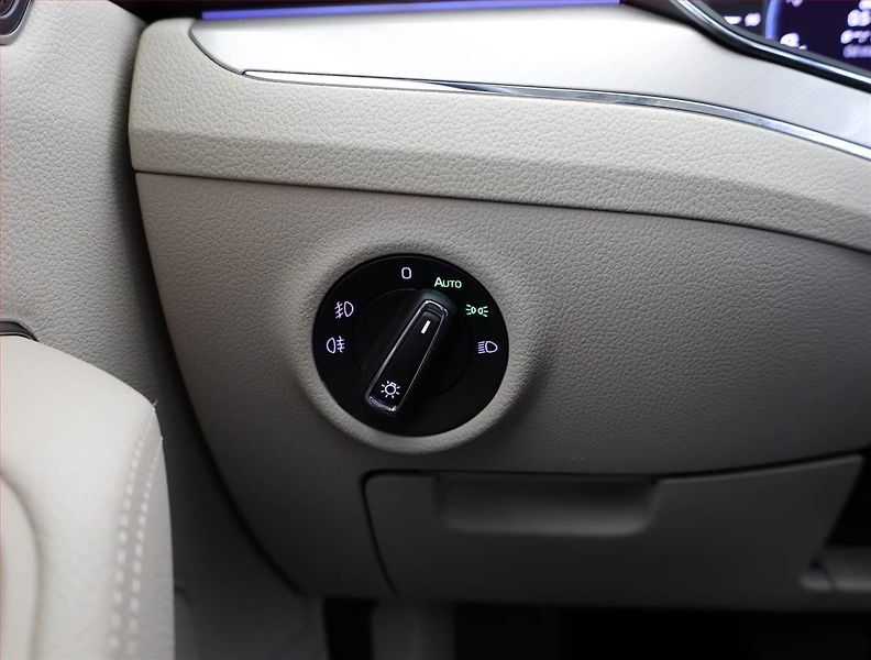 Škoda Superb (2022) Laurin&Klement 2.0 TDI - fotka 15 z 20