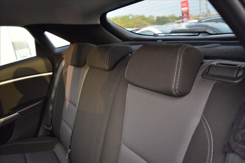 Hyundai i30 1,6 CRDi 81KW BALCK & LIME - fotka 18 z 48