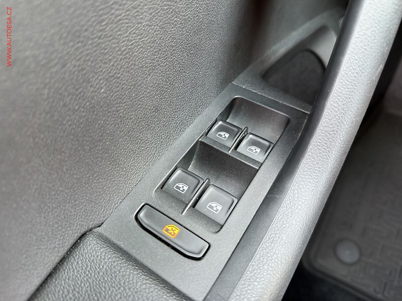 Škoda Octavia (2016) 1.6 TDi, ČR, Style, TZ - fotka 11 z 18