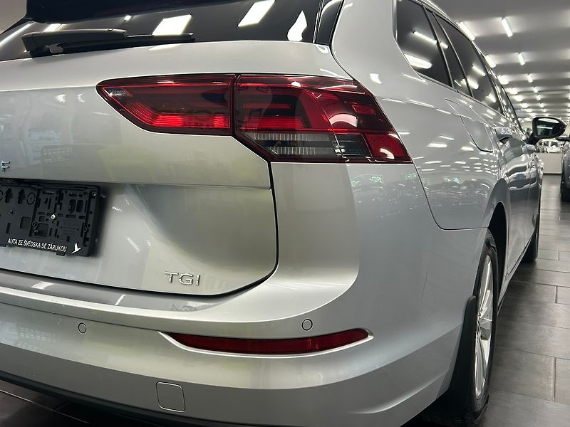 Volkswagen Golf (2023) 1.5 TGI Comfort AUT 2023 | Zár - fotka 13 z 58