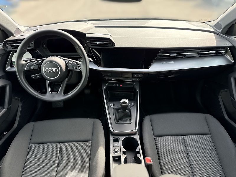 Audi A3 (2022) 1.0 TSI MHEV Basis - fotka 5 z 30