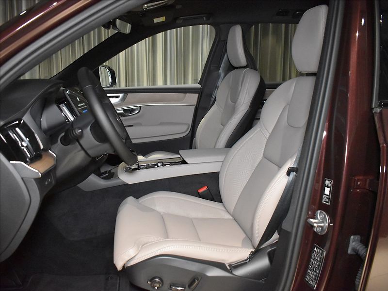 Volvo XC90 2,0 T8 AWD Ultra B&W,Ventilace - fotka 8 z 30
