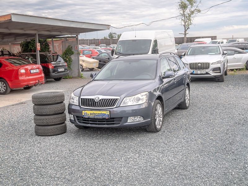 Škoda Octavia (2009) 1.6MPI 75KW – 2x KOLA - fotka 1 z 45