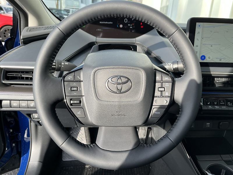 Toyota Prius 2.0L PHEV Executive - fotka 12 z 31