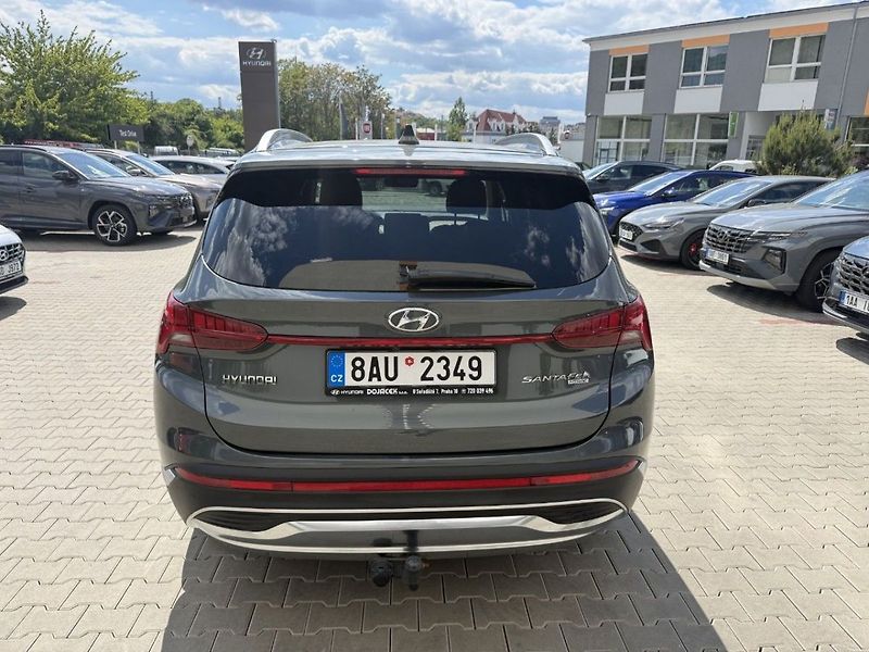 Hyundai Santa Fe 2,2 CRDI 4x4 DCT Luxury - fotka 4 z 14