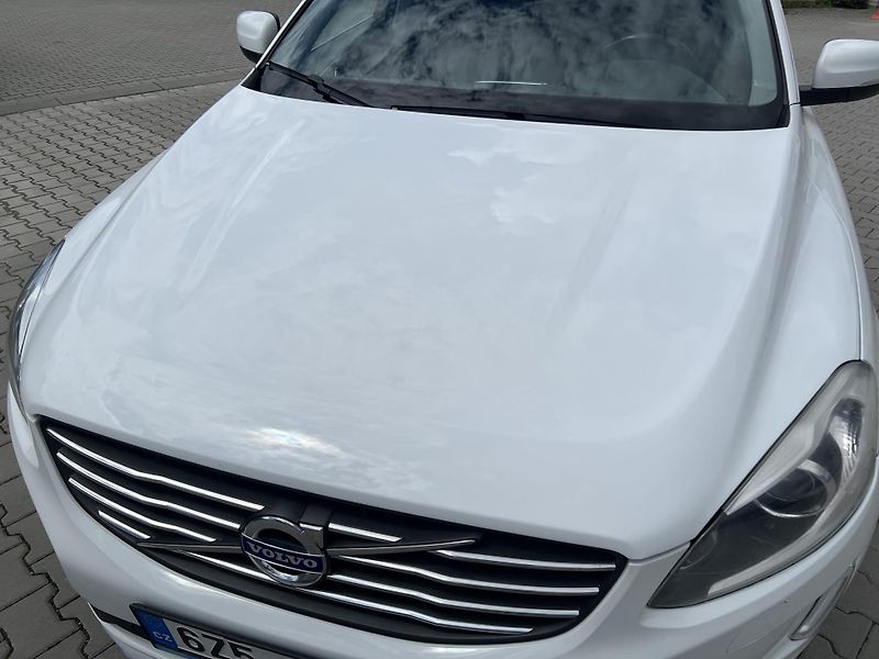 Volvo XC60 2,4 AWD D4 Summum 1.maj.  - fotka 12 z 56