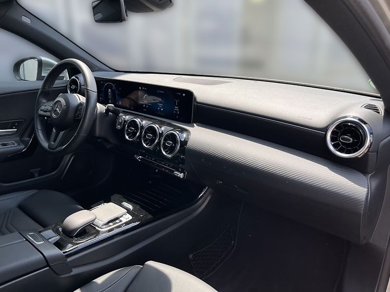 Mercedes-Benz Třídy A 180 - fotka 15 z 20