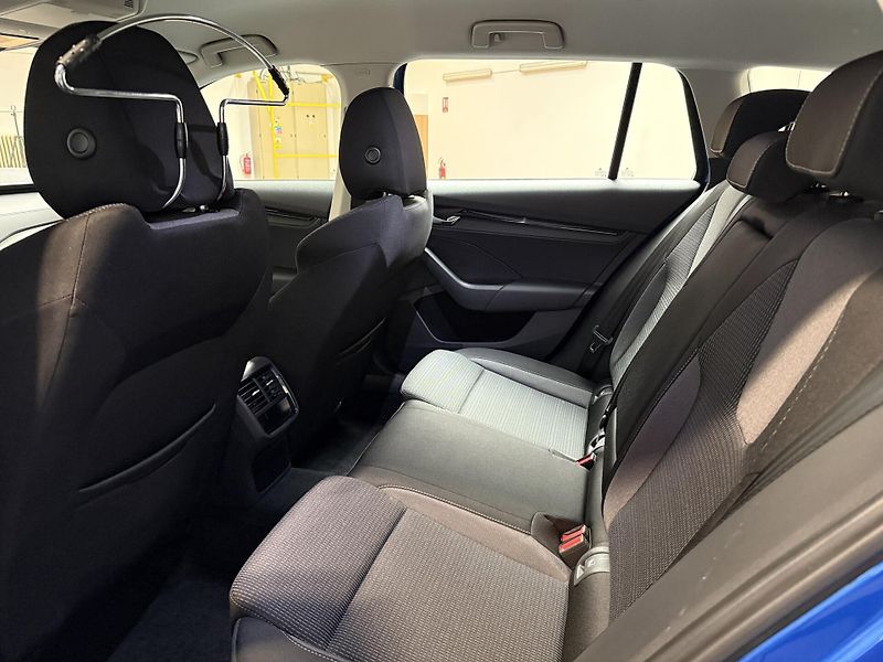 Škoda Octavia 2.0 TDI 85kW Ambition Combi - fotka 11 z 11